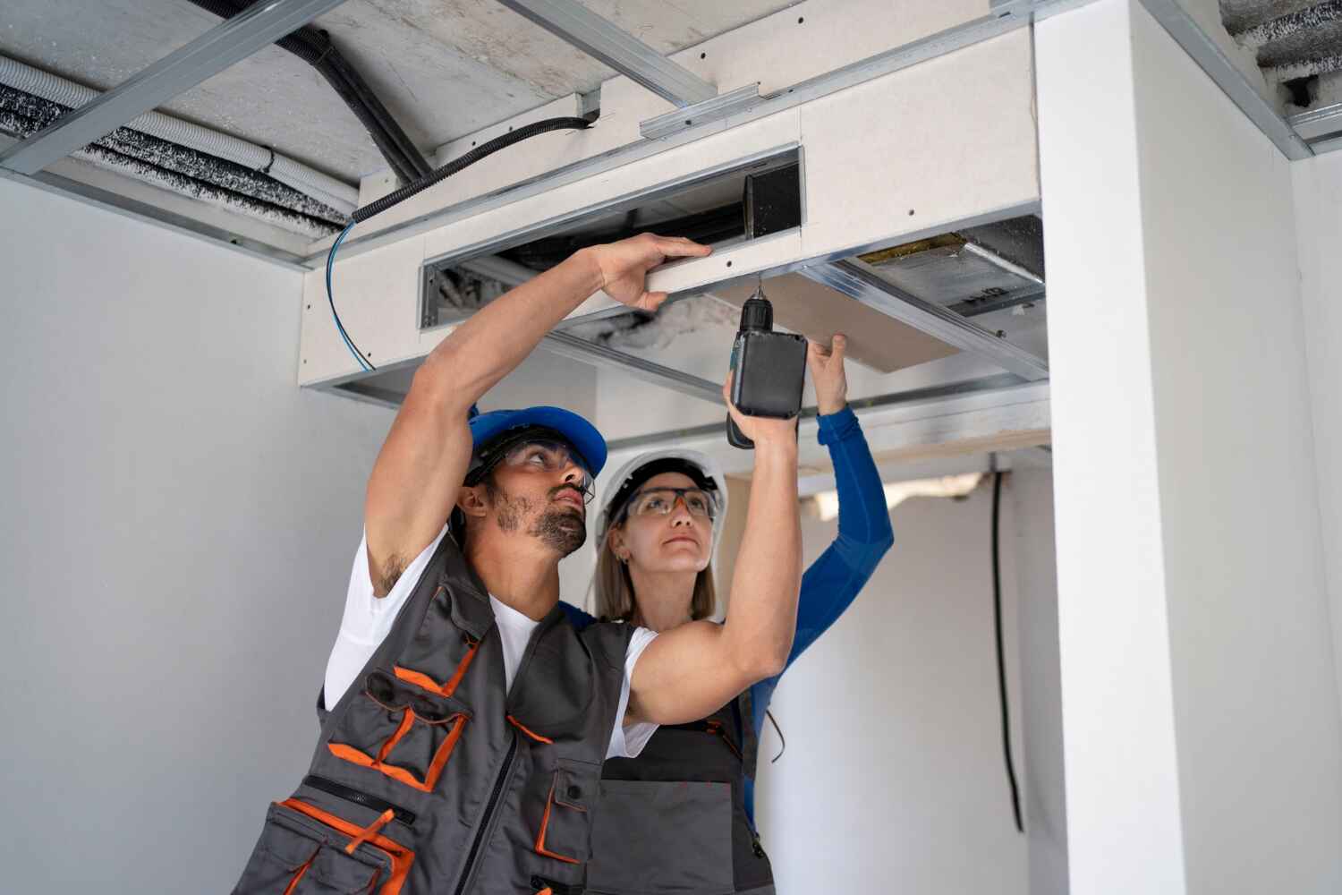 Air duct cleaning in Island Walk, FL